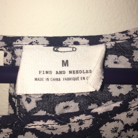 Fancy Floral Crop Top from Urban Outfitters - Picture 3 of 4