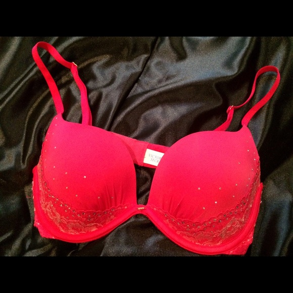 Victoria's Secret Body By Victoria Push-Up Bra