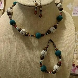 Three piece necklace set