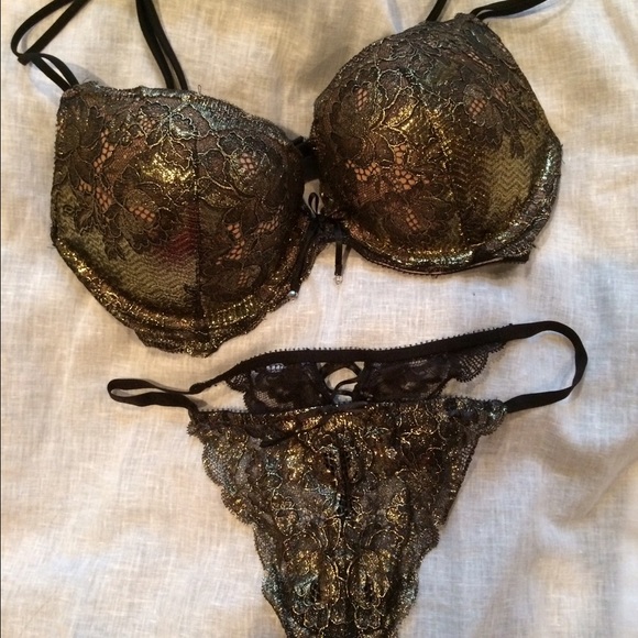 Victoria's Secret Very Sexy Push-Up Bra Set