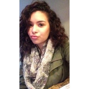 Meet your Posher, Ashley