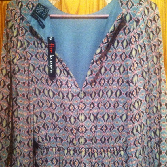 Geometric Motif Pleated Flare Sleeve Romper - Picture 4 of 4