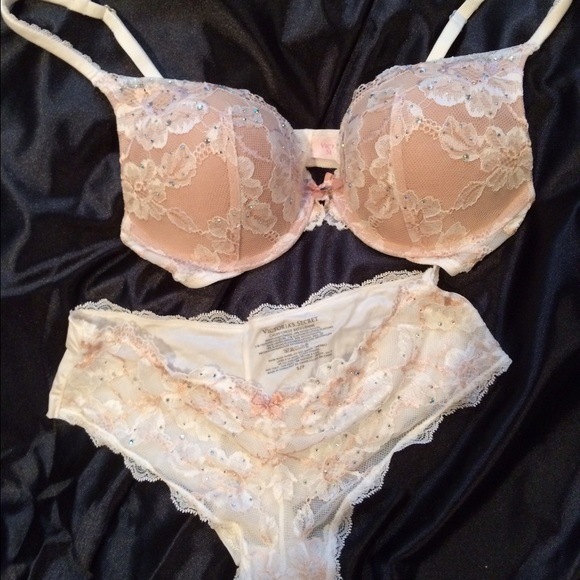 Body by Victoria Embellished Push-Up Bra Set