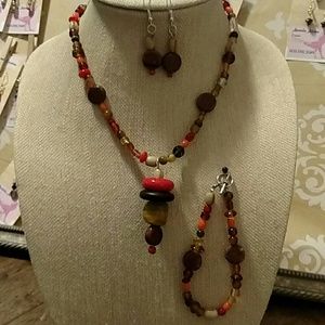 Three piece necklace set