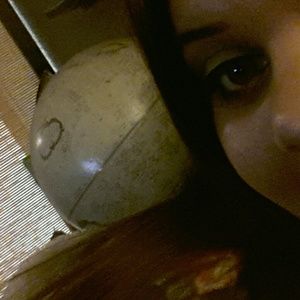 Meet your Posher, Dominique