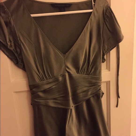 Express green top size s