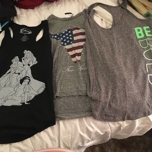 Grafic workout tops! ‼️⬇️ PRICE DROP