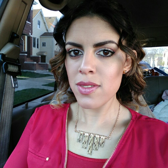 Meet your Posher, Crystal - Picture 2 of 4