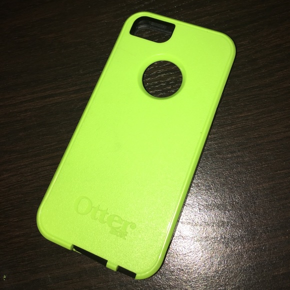 Negotiable OTTER BOX iPhone 5/5s. - Picture 1 of 3