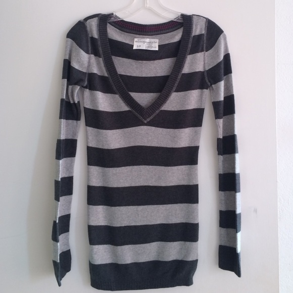 Aeropostale - Grey striped long sleeve sweater