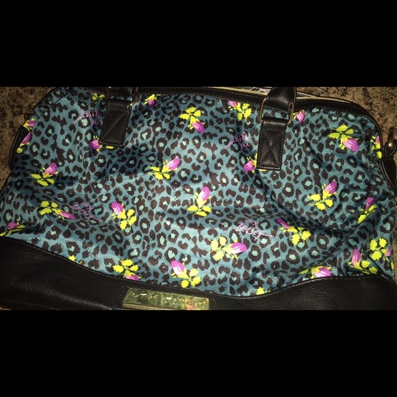 Betsey Johnson purse. - Picture 2 of 3