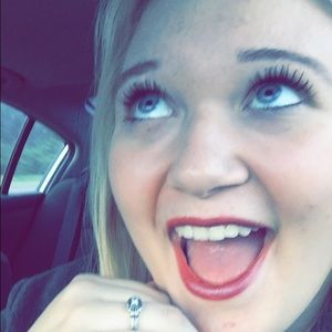 Meet your Posher, Brianna