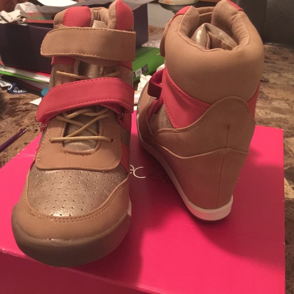 Wedge sneakers brand new never worn - Picture 2 of 4