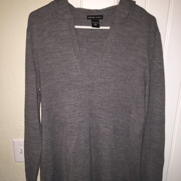 Long sweater with hood