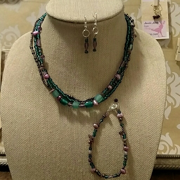 Three piece necklace set
