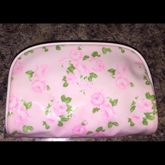 Pink cosmetic bag - Picture 1 of 2