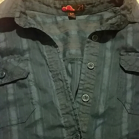Button down shirt - Picture 3 of 4