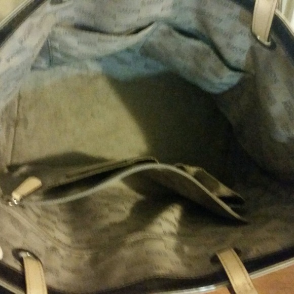 Sold - Picture 3 of 3