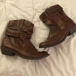 Brown ankle boots!!