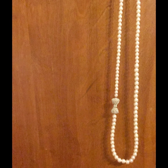 Pearl Necklace with Bow