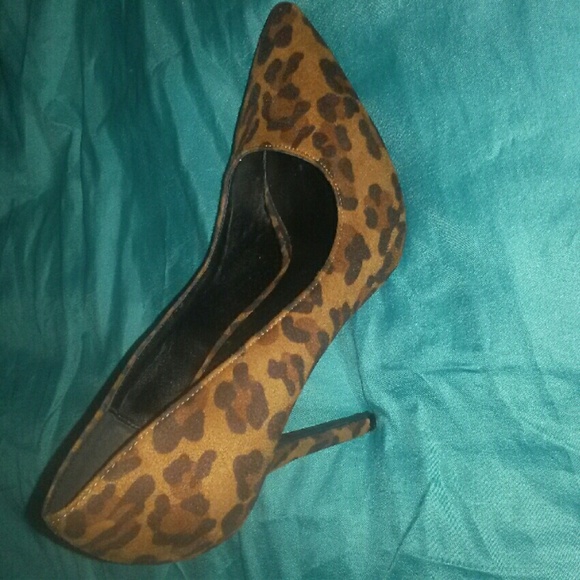 Size 7 1/2 Ladies shoes - Picture 3 of 3
