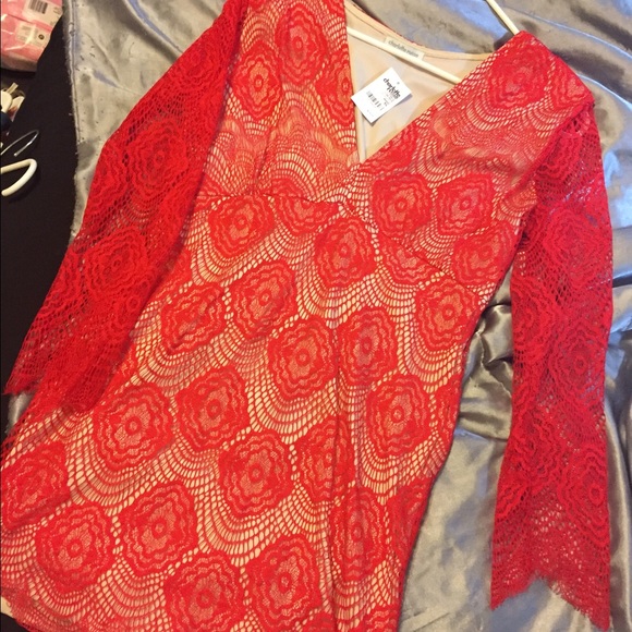✨NEW WITH TAGS!! - RED LONG SLEEVE LACE DRESS