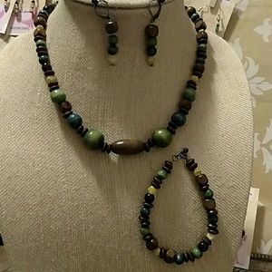 Three piece necklace set