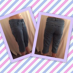 Women's capri jeans