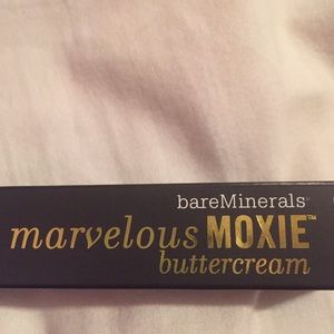 bareMinerals Marvelous Moxie Buttercream lipgloss