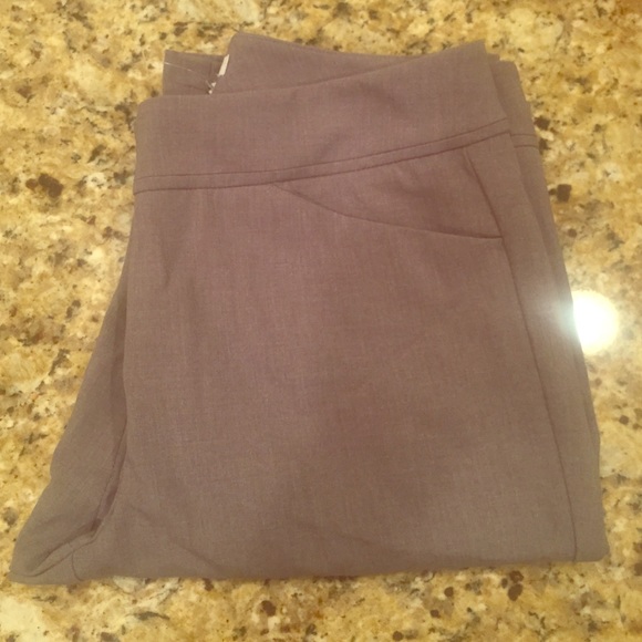WITH TAGS NY&CO GREY STRAIGHT LEG DRESS PANT🙌🏻
