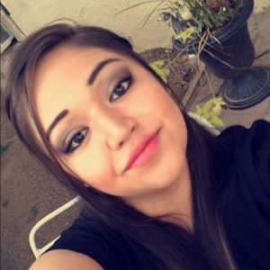 Meet your Posher, Lorena