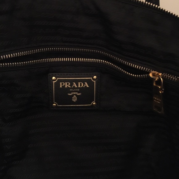 SOLD Prada Nylon with Leather Shoulder Bag - Picture 3 of 4