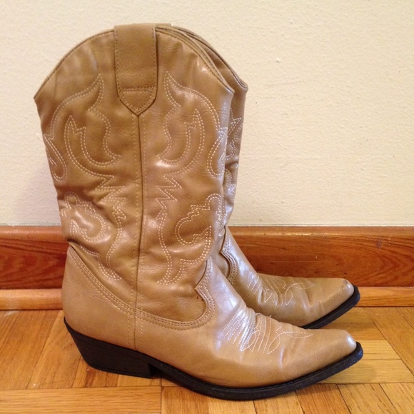 Madden Girl taupe western cowboy boot size