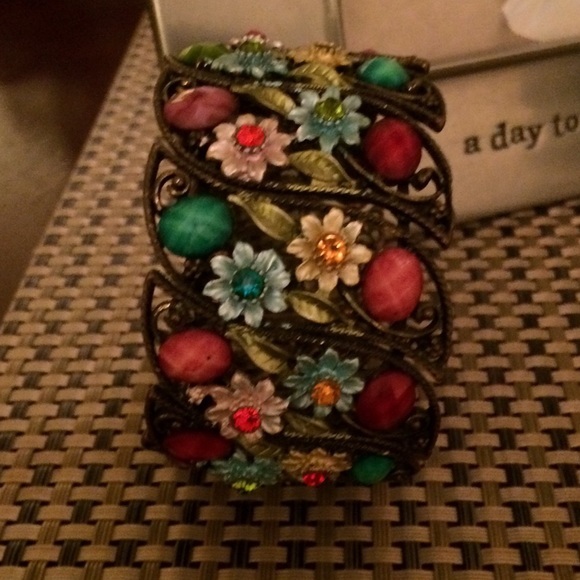 Multicolor bracelet - Picture 2 of 3