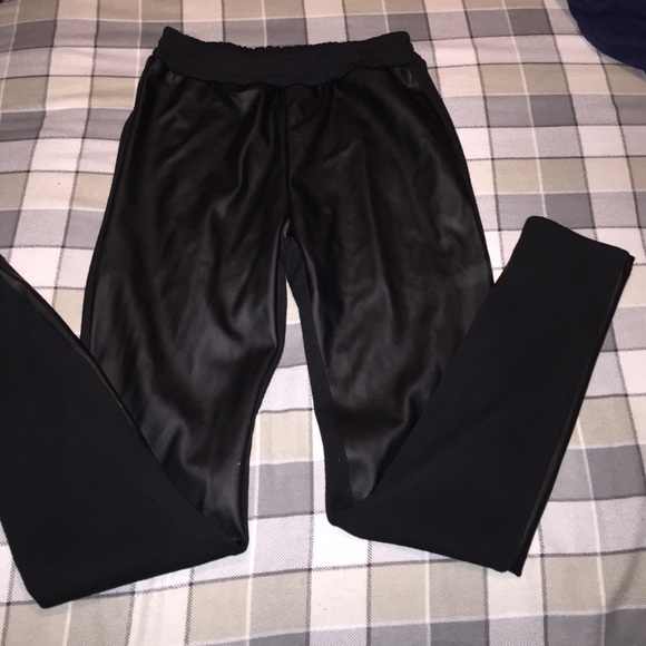 Black leggings