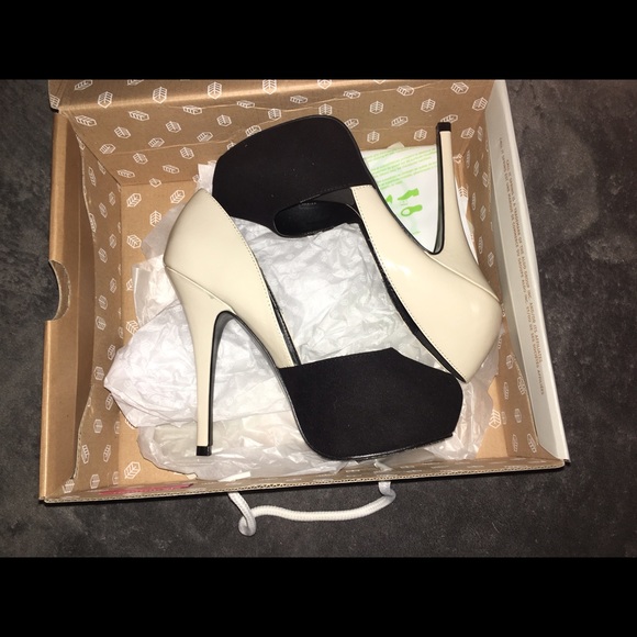 Pumps color block size 7