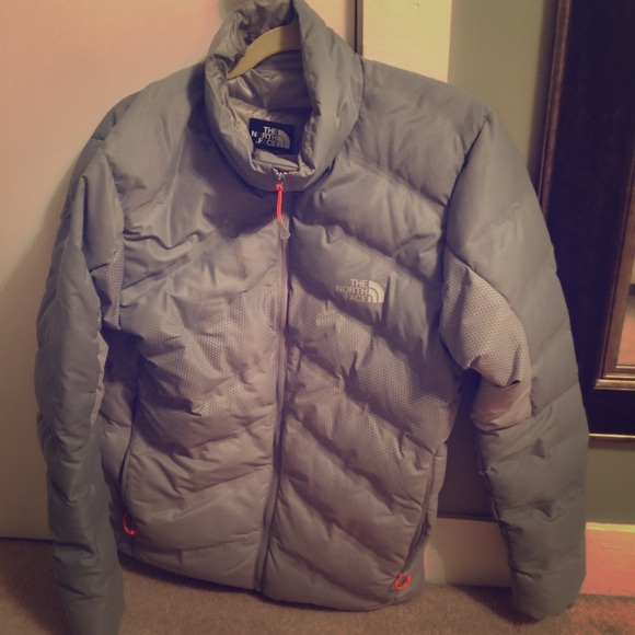 Men's medium North Face fuse form down jacket