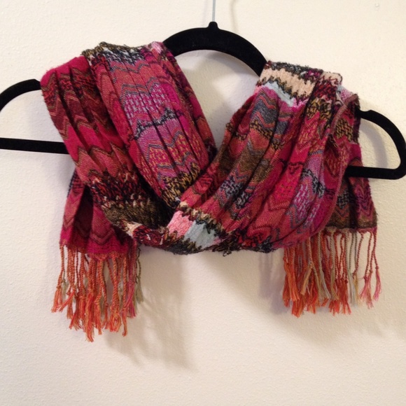 Patterned winter scarf
