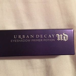Urban Decay Eden eyeshadow primer potion