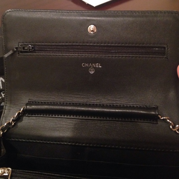 CHANEL black caviar WOC