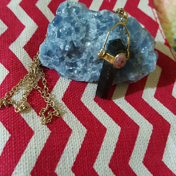 Gemstone pendant