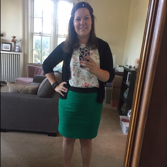 Meet your Posher, Jessica - Picture 1 of 3