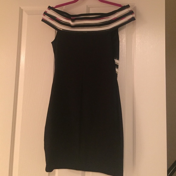Simple black dress /size S - Picture 2 of 3