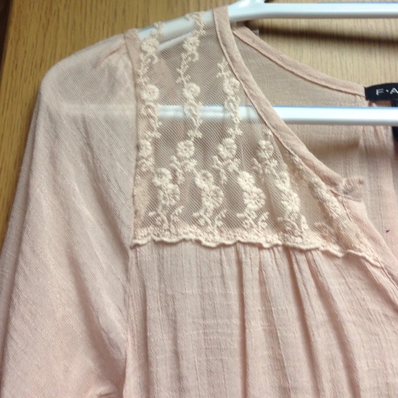 button down lace top - Picture 2 of 4
