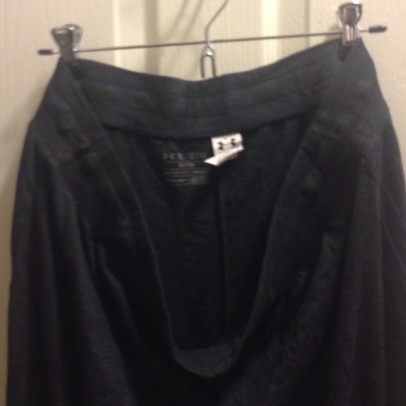 Under Armour black women's lounge pants; xl