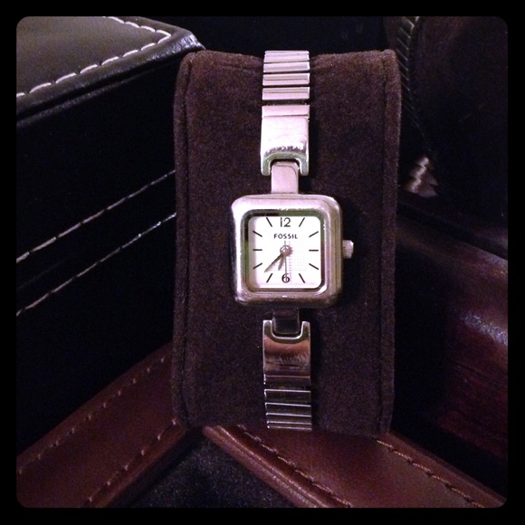 Fossil Watch- very dainty