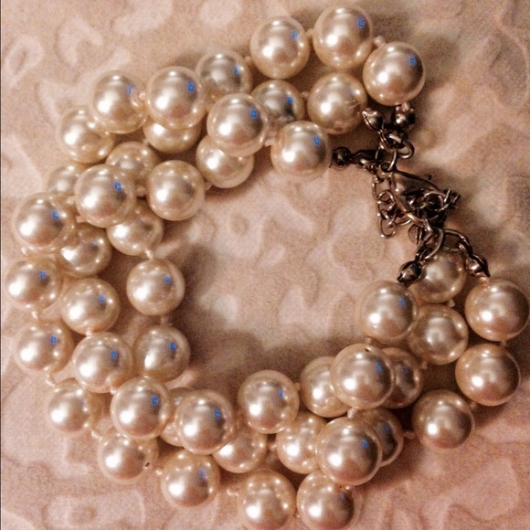 Multistrand faux pearl bracelet - Picture 1 of 4
