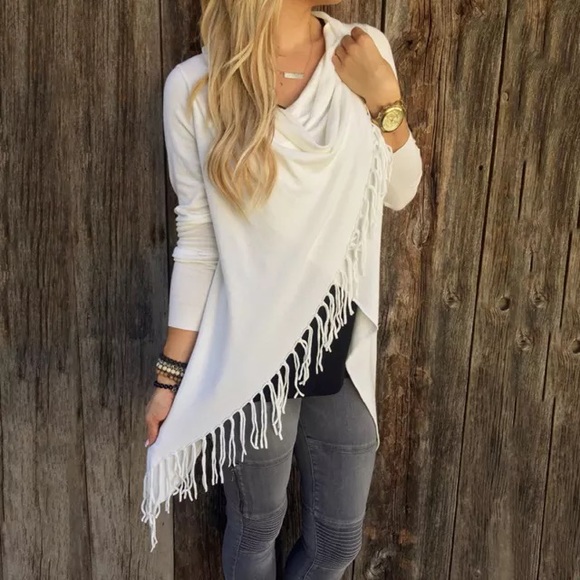 Sweaters - 🎉Host Pick new fringe tassel White cardigan XL