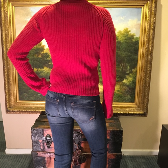 Red Abercrombie & Fitch turtleneck sweater - Picture 3 of 4