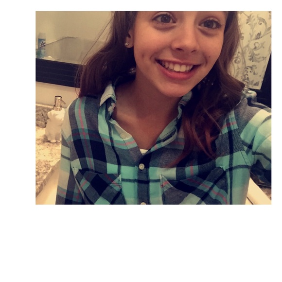 Meet your Posher, Julia - Picture 1 of 1